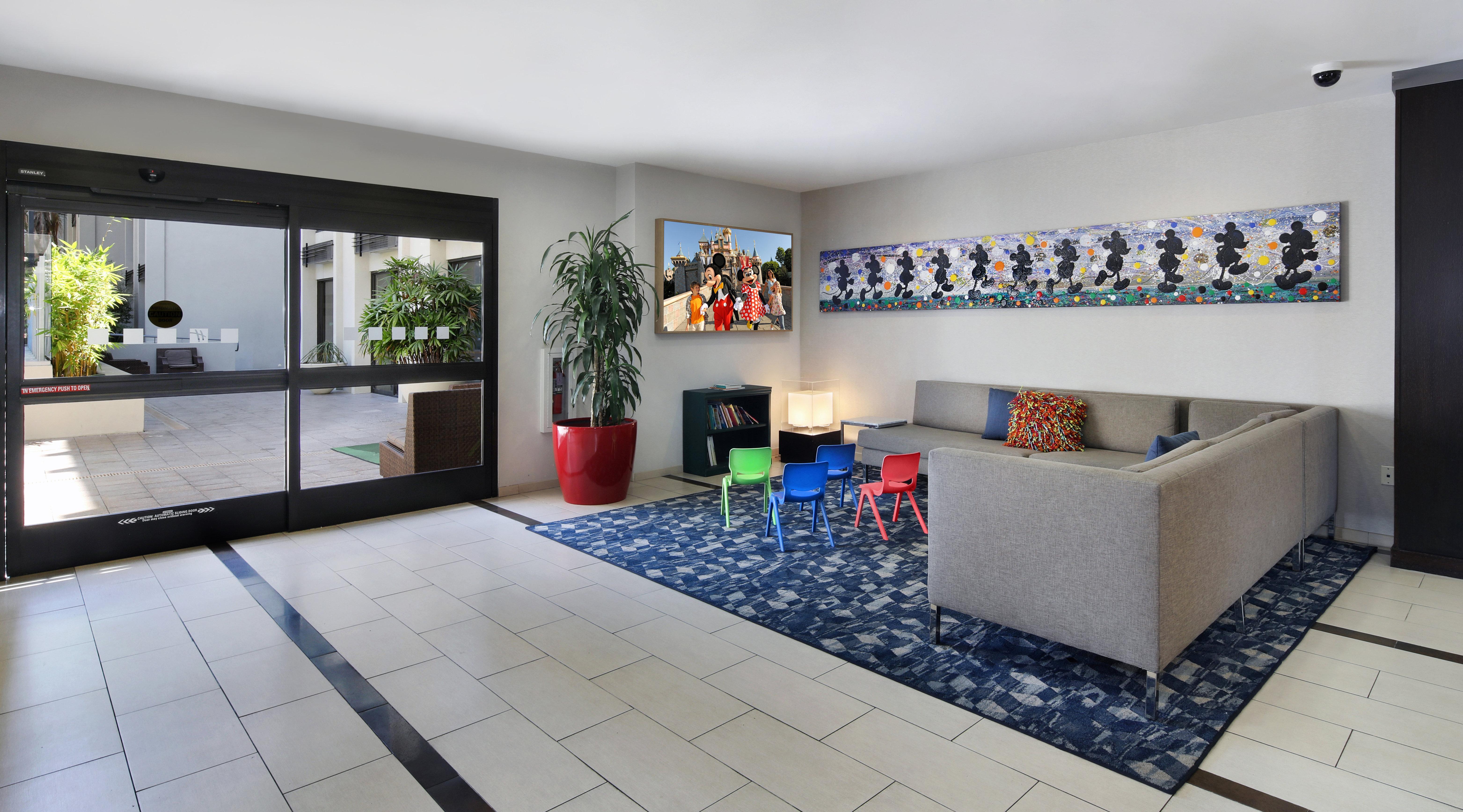 Holiday Inn Hotel & Suites Anaheim By Ihg Eksteriør billede